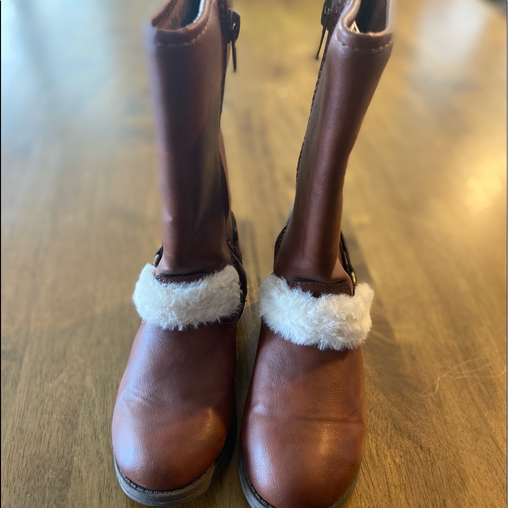Carter's Tall Dove Boots, size 12 Toddlers - Picture 2 of 6